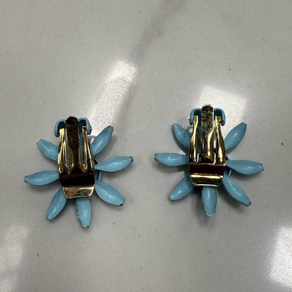 Vintage Blue Flower Clip-On Earrings - Picture 2 of 2